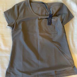 Jaanuu Women's 2-Pocket Tuck-In Top Color: Gray Size: S Type: Regular